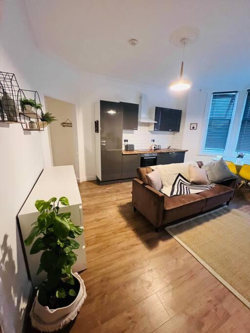Beautiful Space Stylish And Modern! Perfect Location 黑潭 外观 照片